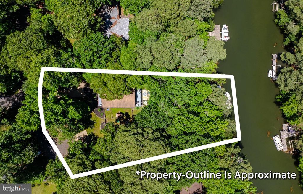Image 1 of property listing at 272 ELKINS LN, Lusby, MD 20657
