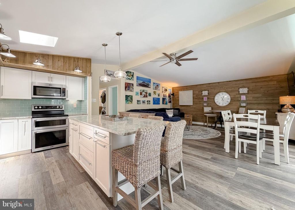 Image 12 of property listing at 272 ELKINS LN, Lusby, MD 20657