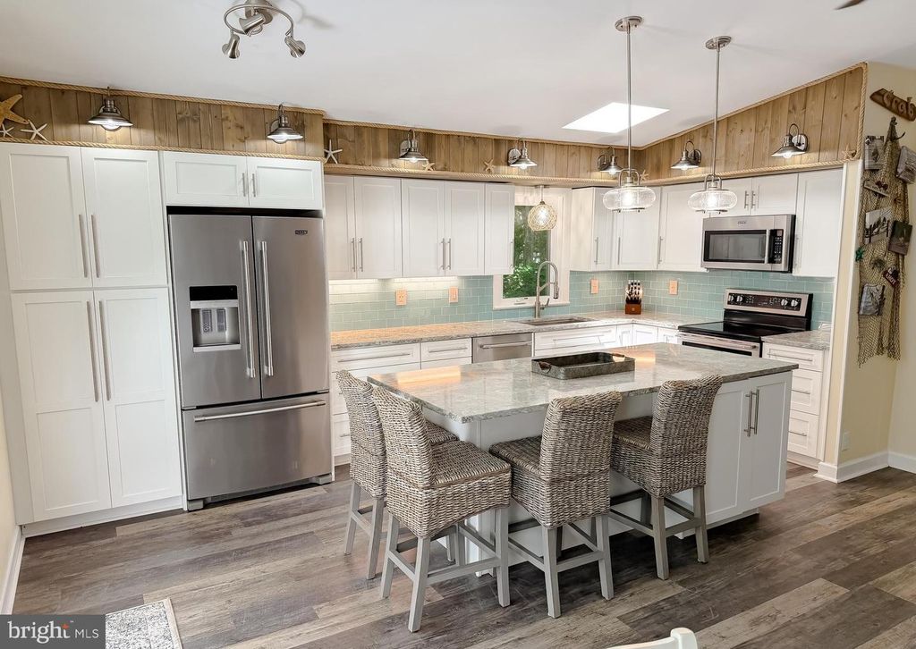 Image 18 of property listing at 272 ELKINS LN, Lusby, MD 20657