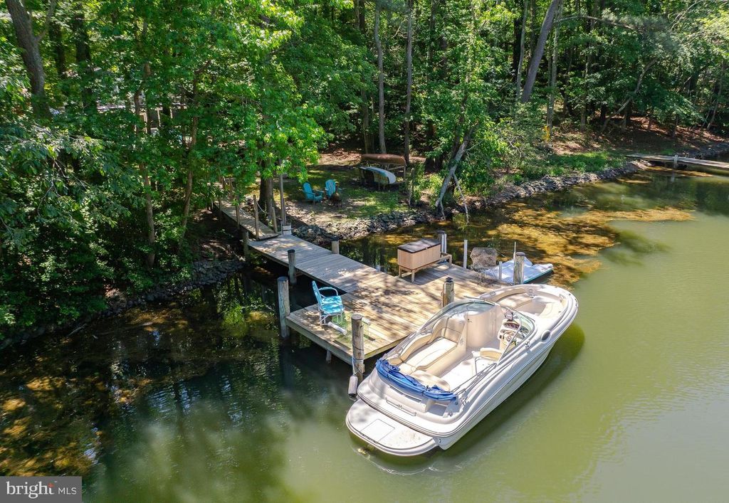 Image 4 of property listing at 272 ELKINS LN, Lusby, MD 20657
