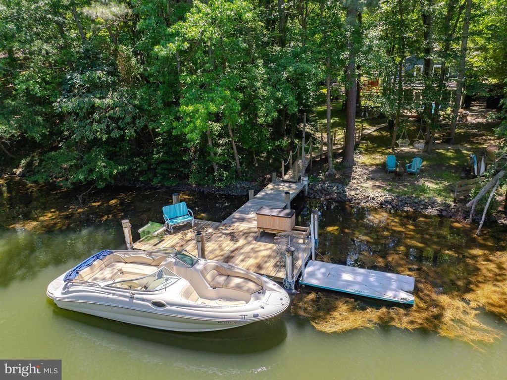 Image 5 of property listing at 272 ELKINS LN, Lusby, MD 20657