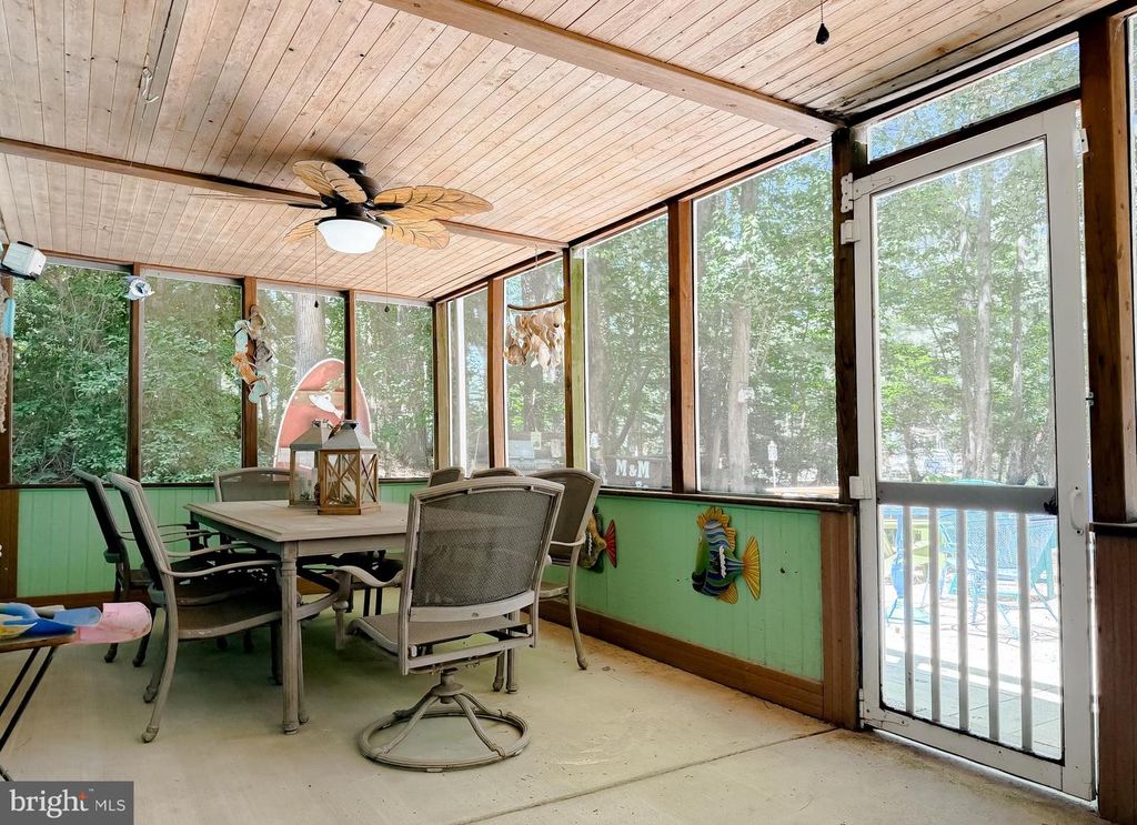 Image 61 of property listing at 272 ELKINS LN, Lusby, MD 20657