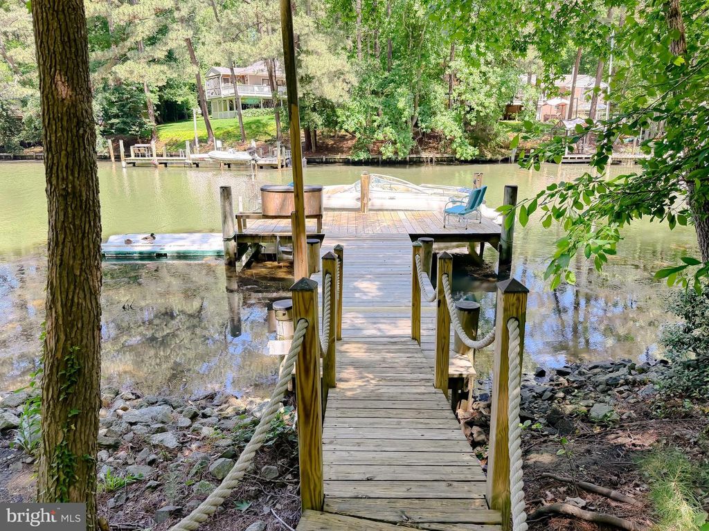 Image 63 of property listing at 272 ELKINS LN, Lusby, MD 20657