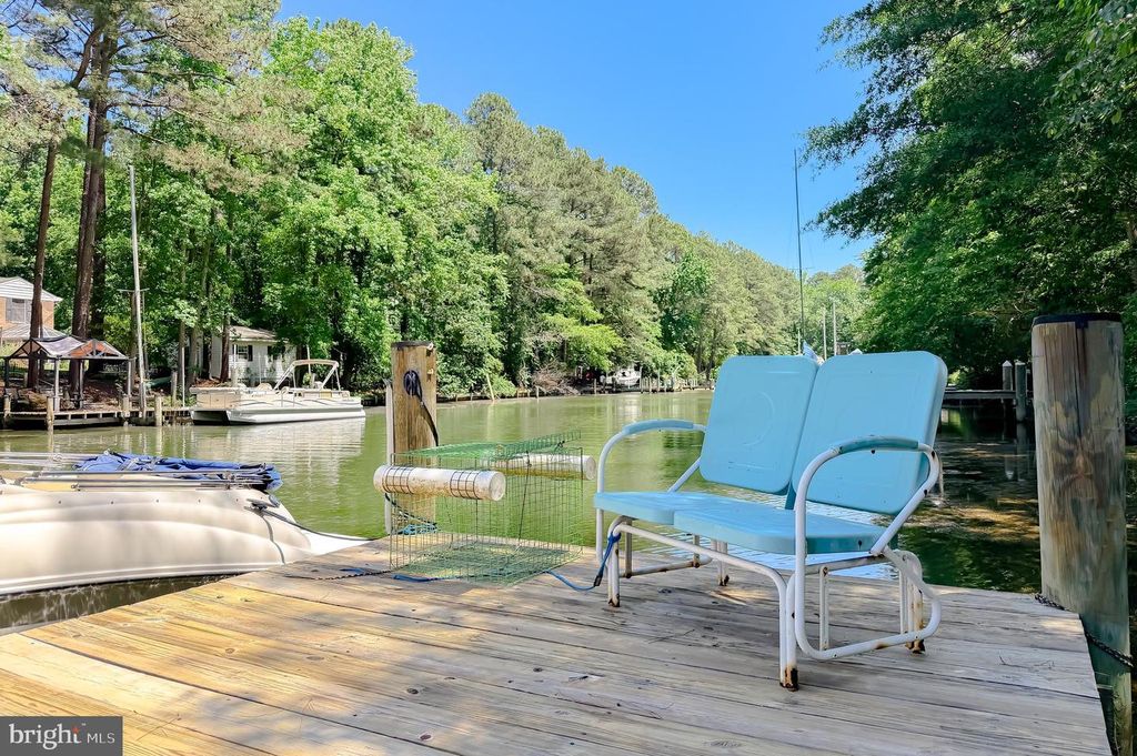 Image 67 of property listing at 272 ELKINS LN, Lusby, MD 20657