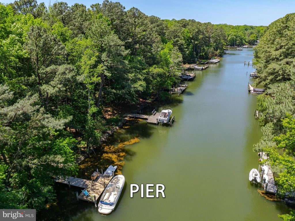 Image 7 of property listing at 272 ELKINS LN, Lusby, MD 20657