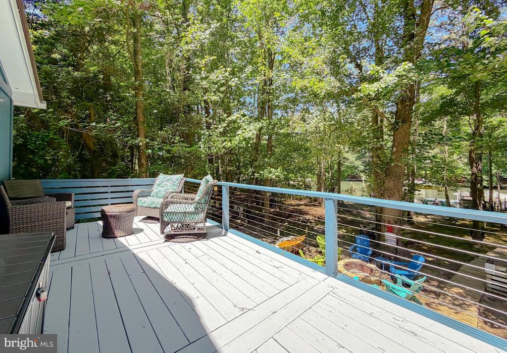 Image 93 of property listing at 272 ELKINS LN, Lusby, MD 20657