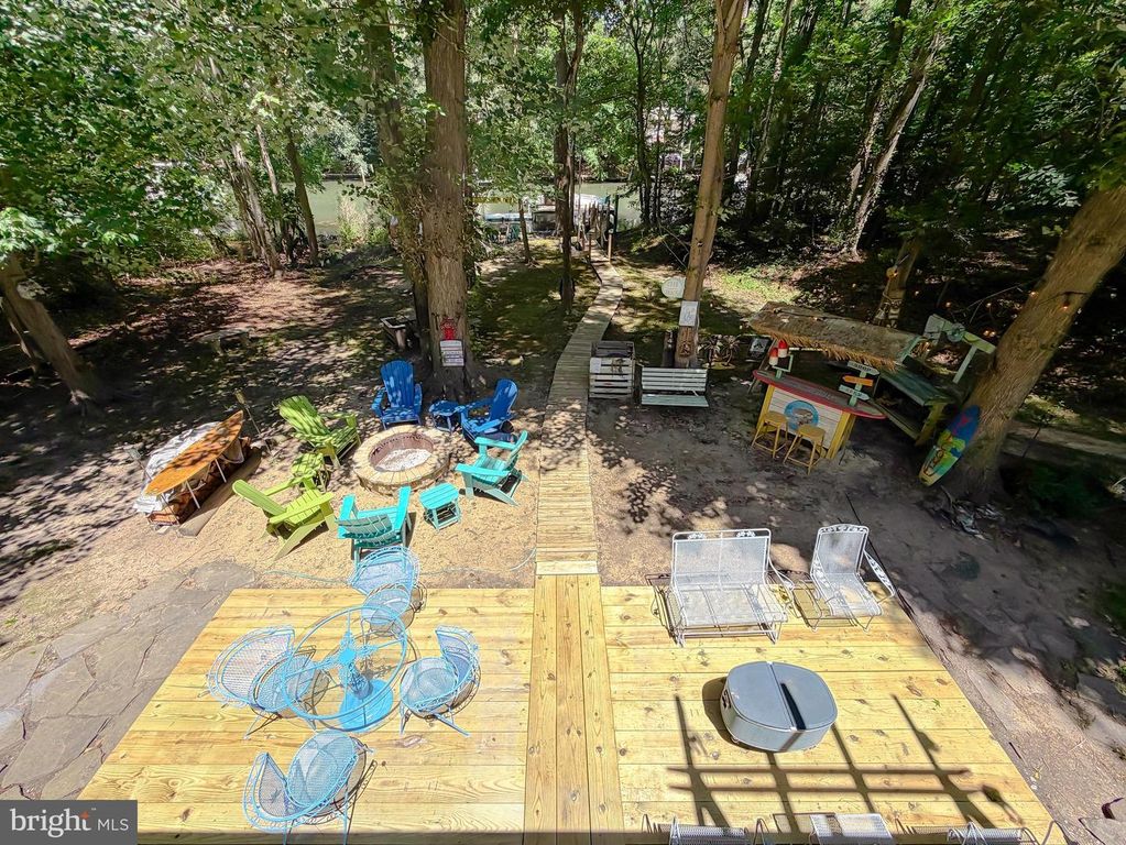 Image 96 of property listing at 272 ELKINS LN, Lusby, MD 20657