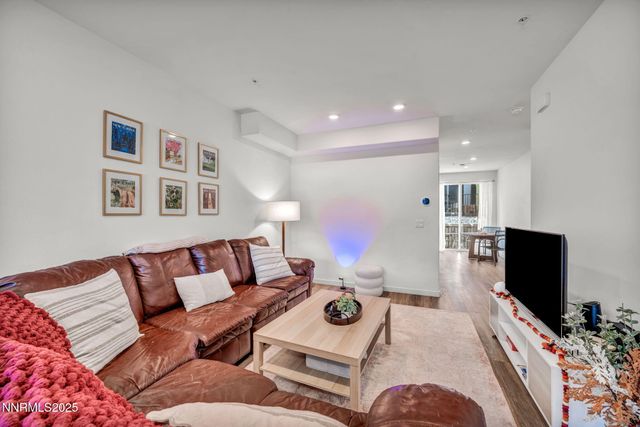 585 Logan Jacob Lane, Reno, NV 89503