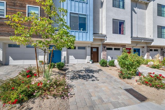 585 Logan Jacob Lane, Reno, NV 89503