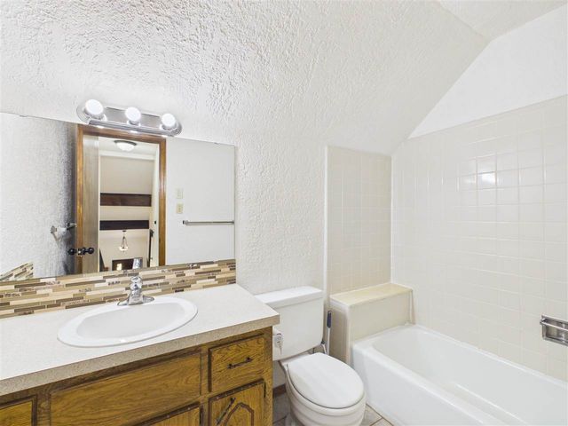 4701 NE MacArthur Circle, Lawton, OK 73507