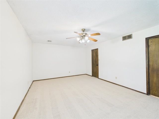 4701 NE MacArthur Circle, Lawton, OK 73507