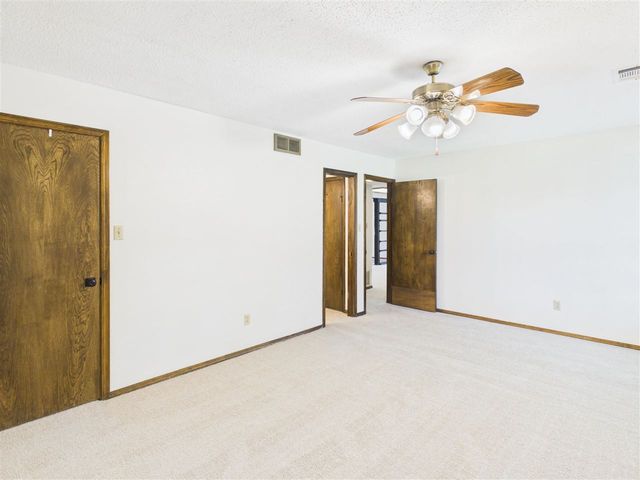 4701 NE MacArthur Circle, Lawton, OK 73507