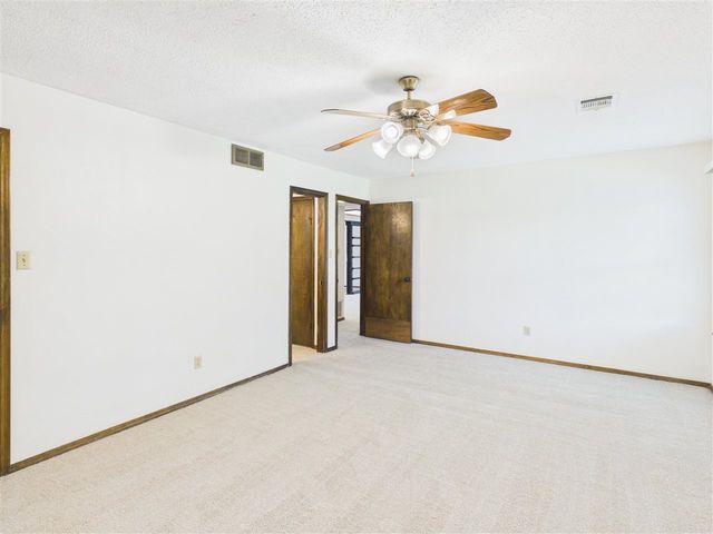4701 NE MacArthur Circle, Lawton, OK 73507