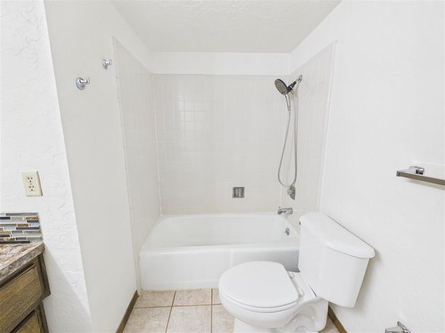4701 NE MacArthur Circle, Lawton, OK 73507