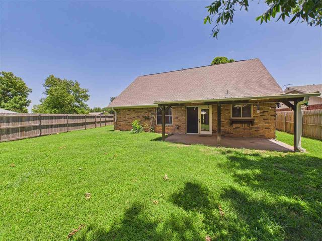 4701 NE MacArthur Circle, Lawton, OK 73507