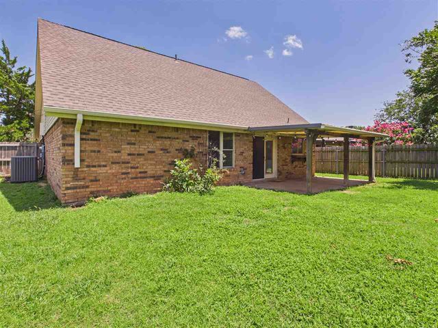 4701 NE MacArthur Circle, Lawton, OK 73507
