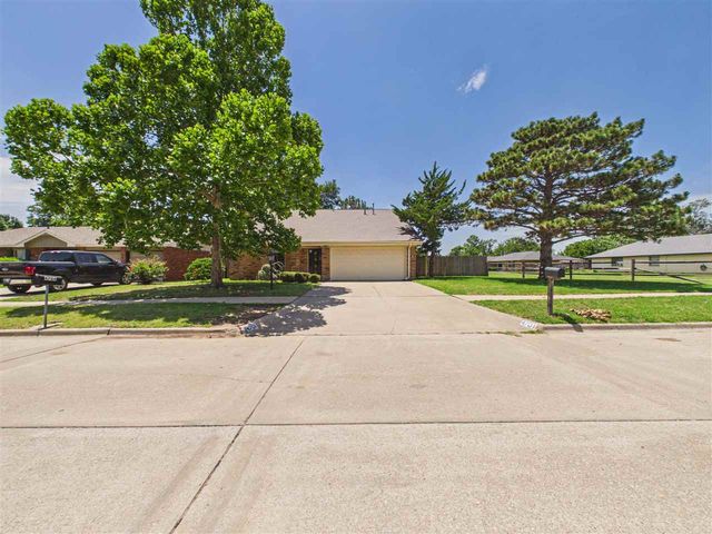 4701 NE MacArthur Circle, Lawton, OK 73507