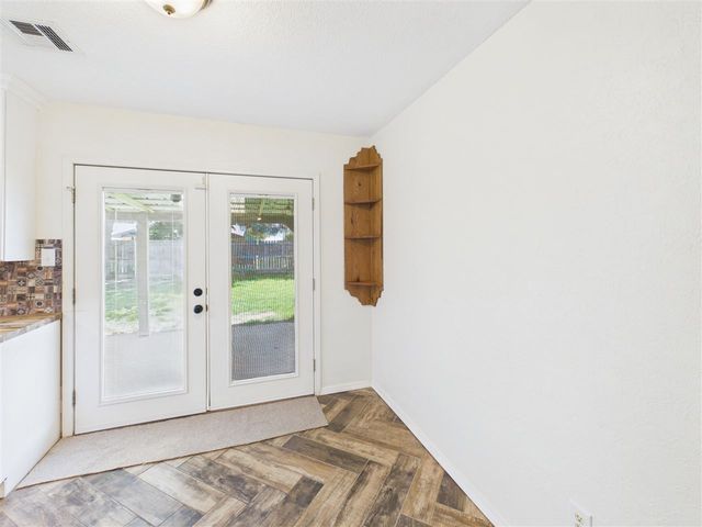 4701 NE MacArthur Circle, Lawton, OK 73507