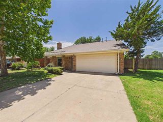 4701 NE MacArthur Circle, Lawton, OK 73507