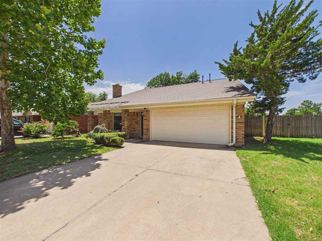 4701 NE MacArthur Circle, Lawton, OK 73507