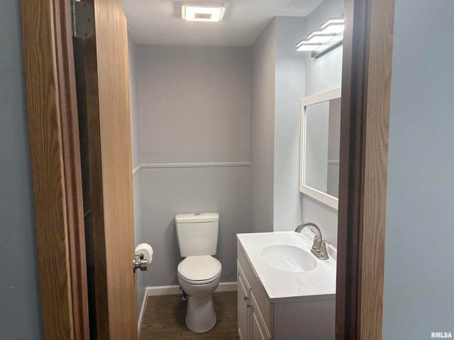 504 MULBERRY Street, Carterville, IL 62918