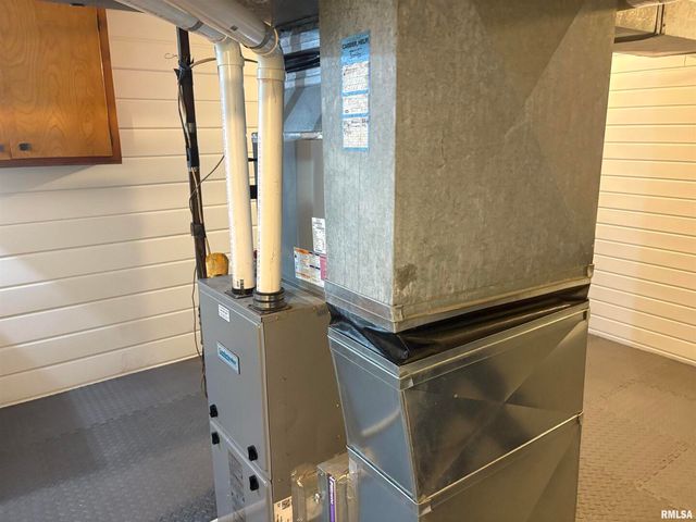 504 MULBERRY Street, Carterville, IL 62918