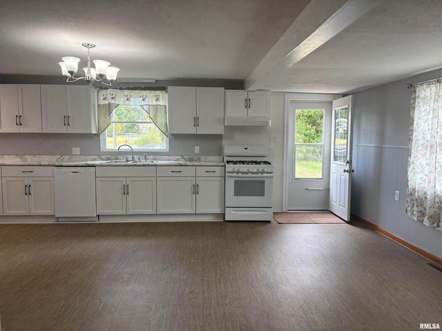 504 MULBERRY Street, Carterville, IL 62918