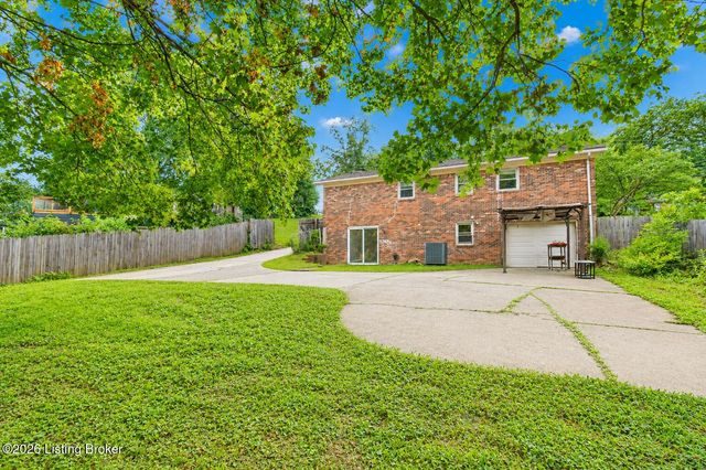 7517 Manslick Rd, Louisville, KY 40214