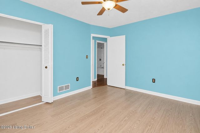 7517 Manslick Rd, Louisville, KY 40214