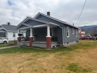 W 625 Jackson ST, Covington, VA 24426