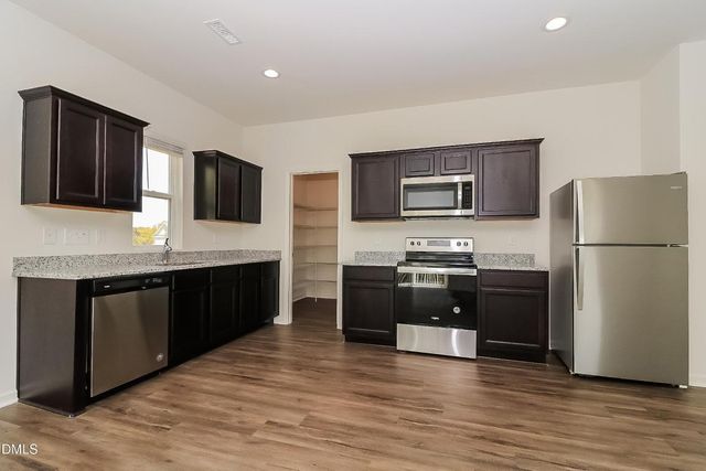 172 Ogden Pond Place, Zebulon, NC 27597