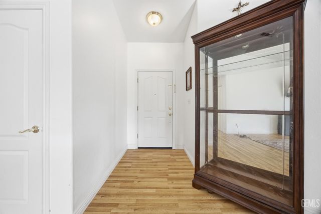 6507 Tulocay Court, Bakersfield, CA 93312