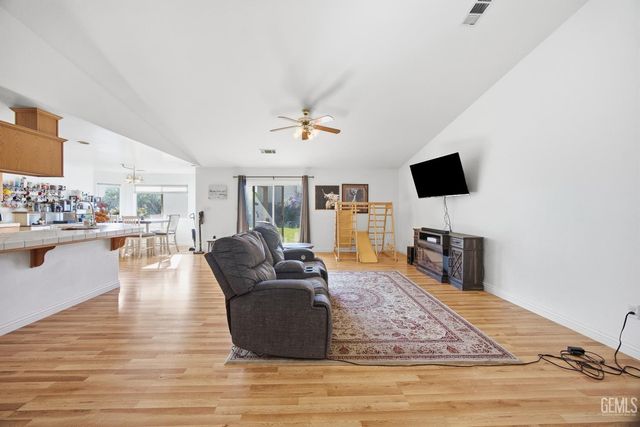 6507 Tulocay Court, Bakersfield, CA 93312