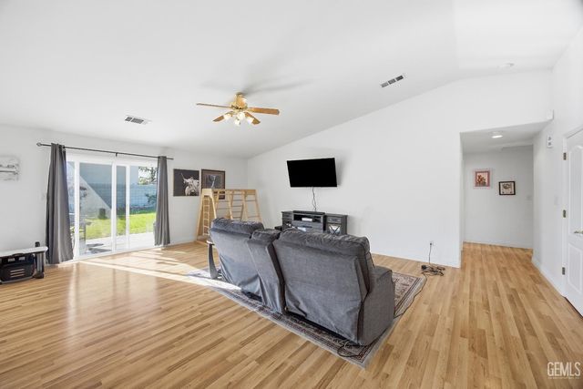 6507 Tulocay Court, Bakersfield, CA 93312