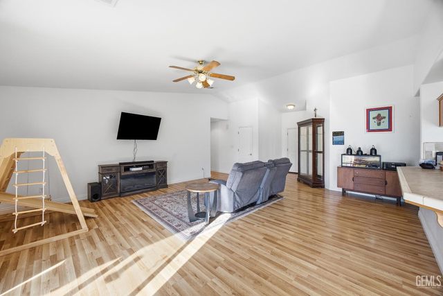 6507 Tulocay Court, Bakersfield, CA 93312