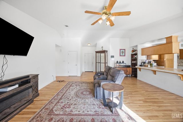 6507 Tulocay Court, Bakersfield, CA 93312