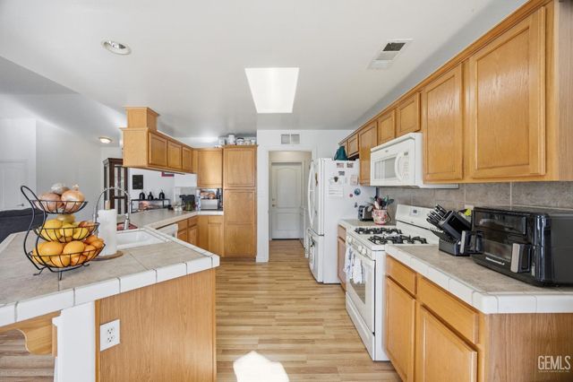 6507 Tulocay Court, Bakersfield, CA 93312