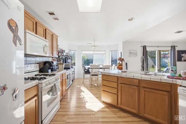 6507 Tulocay Court, Bakersfield, CA 93312