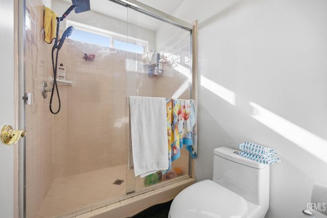 6507 Tulocay Court, Bakersfield, CA 93312