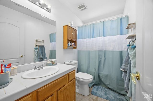 6507 Tulocay Court, Bakersfield, CA 93312