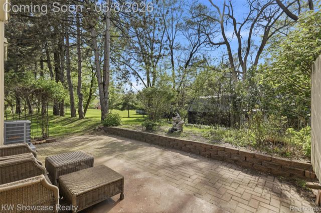 1021 Willowood Court Court, Fenton, MI 48430