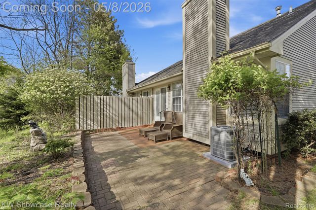 1021 Willowood Court Court, Fenton, MI 48430