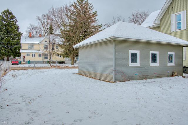 701 N Pine Street, Owosso, MI 48867