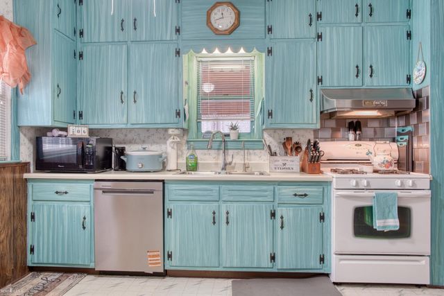 701 N Pine Street, Owosso, MI 48867