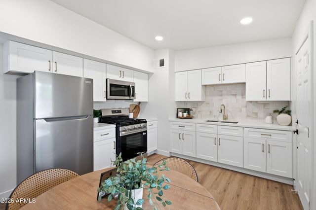 1204 W BROWN Street, Phoenix, AZ 85021