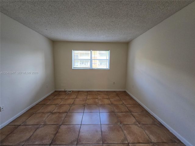 3600 NW 21st Street 103, Lauderdale Lakes, FL 33311
