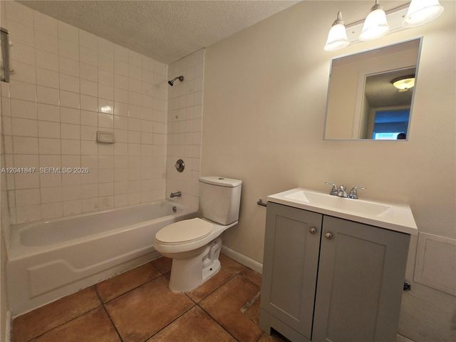 3600 NW 21st Street 103, Lauderdale Lakes, FL 33311