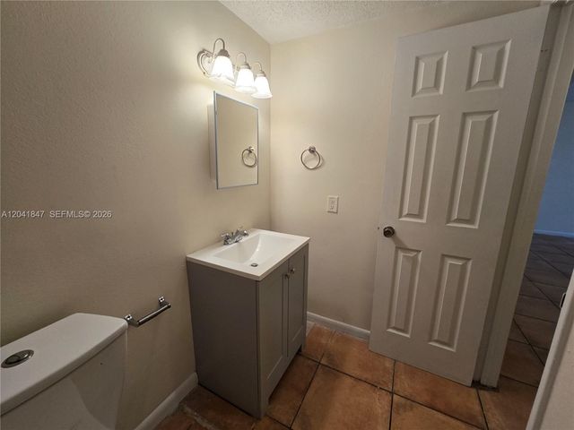 3600 NW 21st Street 103, Lauderdale Lakes, FL 33311