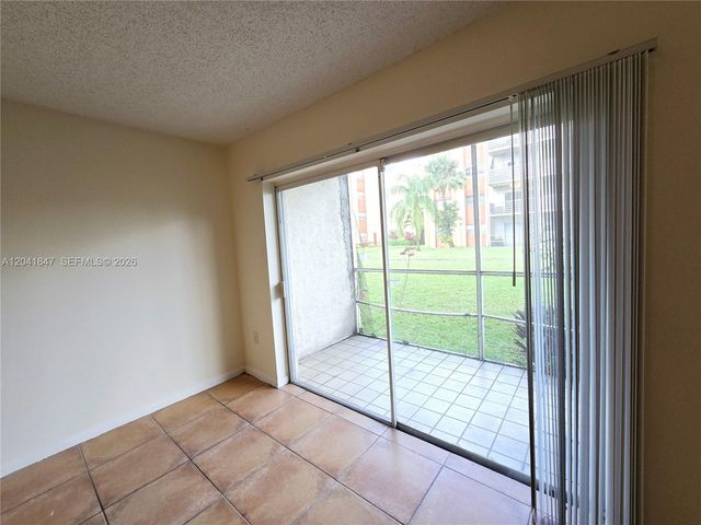 3600 NW 21st Street 103, Lauderdale Lakes, FL 33311