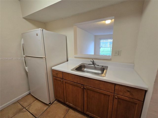 3600 NW 21st Street 103, Lauderdale Lakes, FL 33311